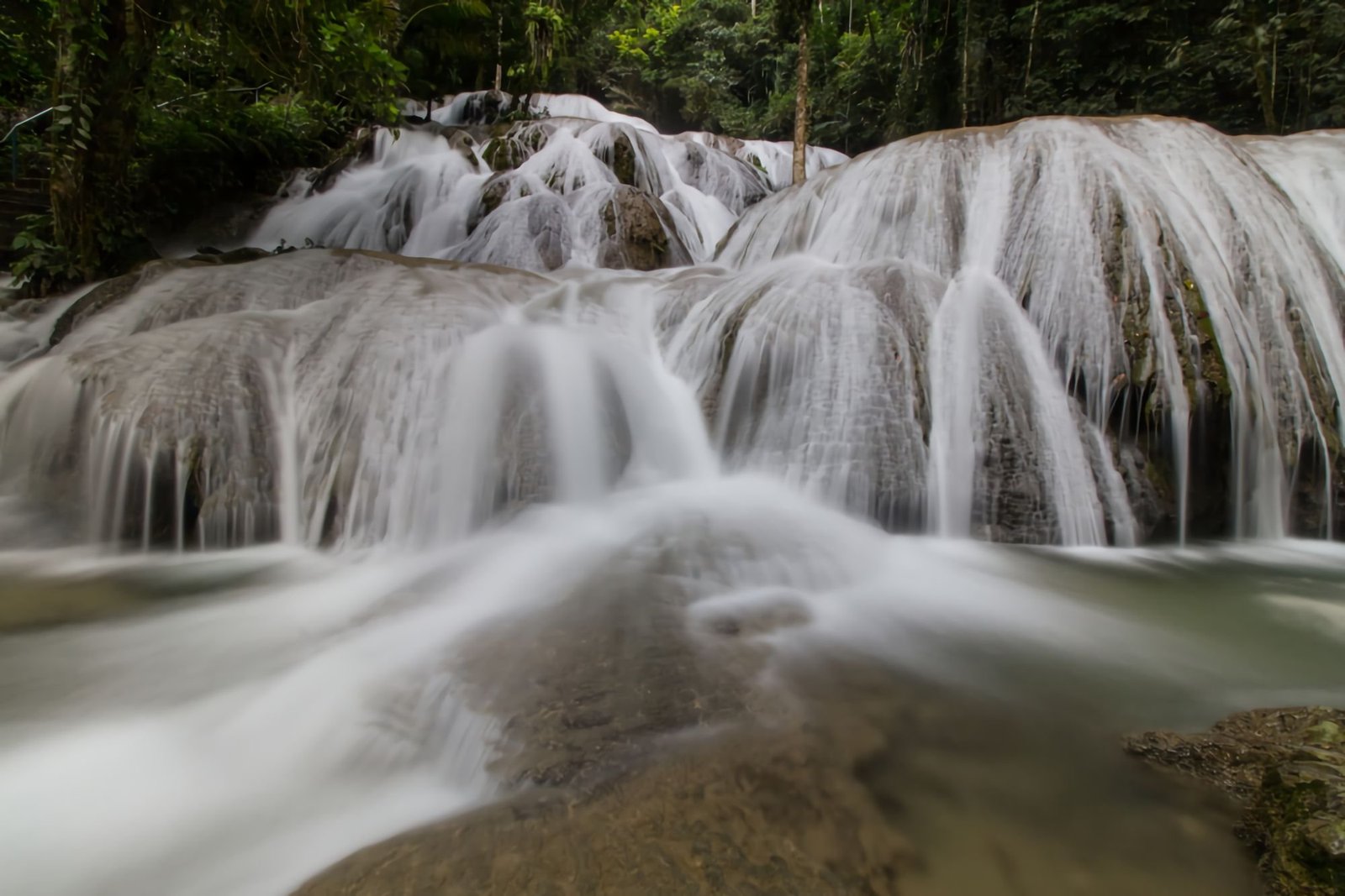 Air Terjun Saluopa bertingkat di Tentena, Poso